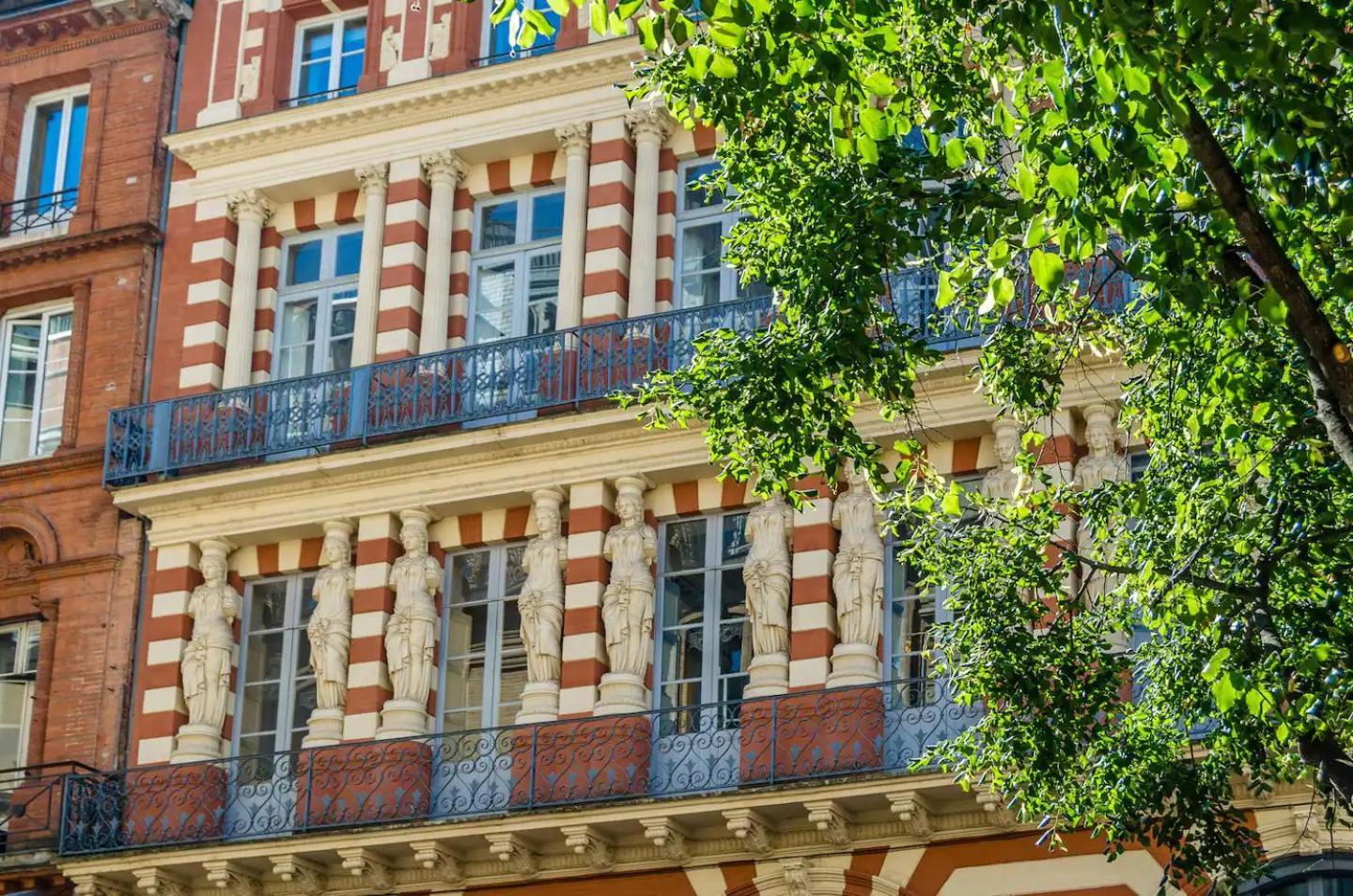 Luxueux Et Fleuri A Toulouse, Capitole Toulouse