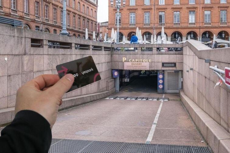 Luxueux Et Fleuri A Toulouse, Capitole